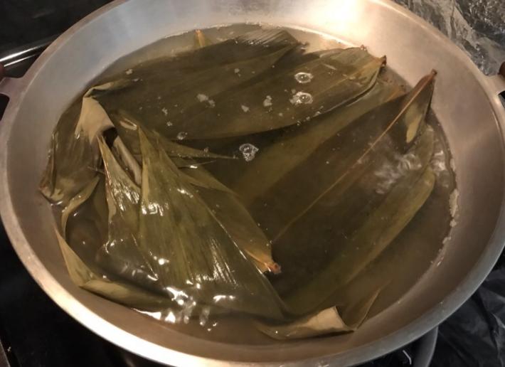 干粽叶怎么处理才好剥呢,煮干粽叶最正确的方法