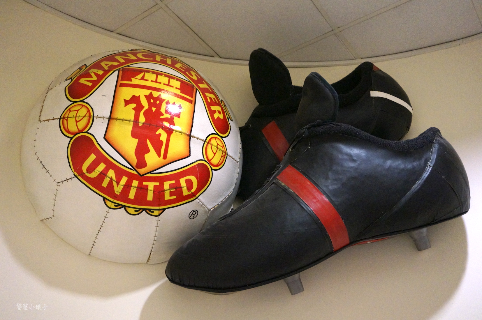 c罗重返曼联穿几号球衣,探秘更衣室