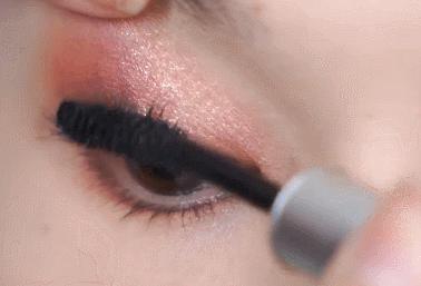 四色眼影盘怎么画眼影,新手眼影怎么画真的简单又好看