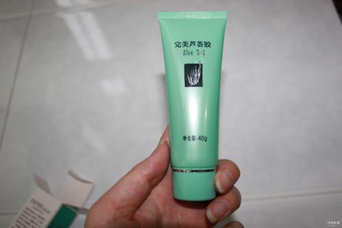 30块钱的“完美芦荟胶”，真的有祛痘效果吗？网友：不如自然乐园