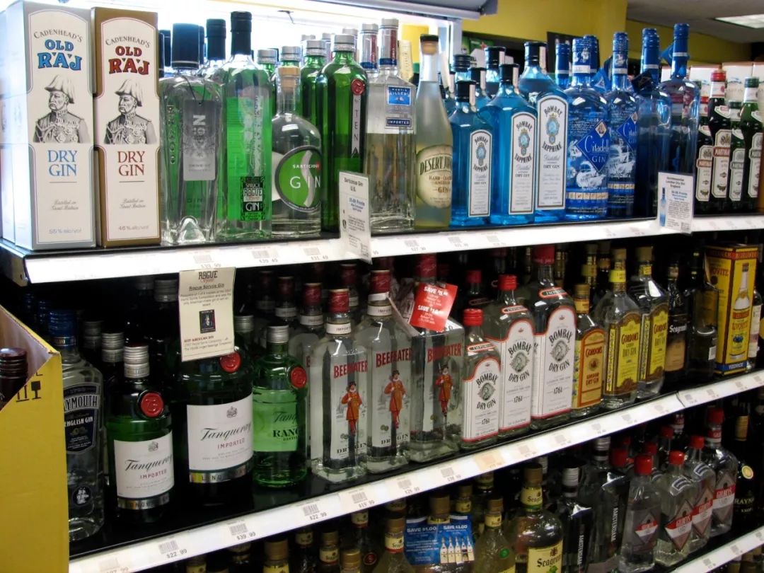 烈酒的“怪味”能有多野？豆酱、松脂、八角、消毒水……