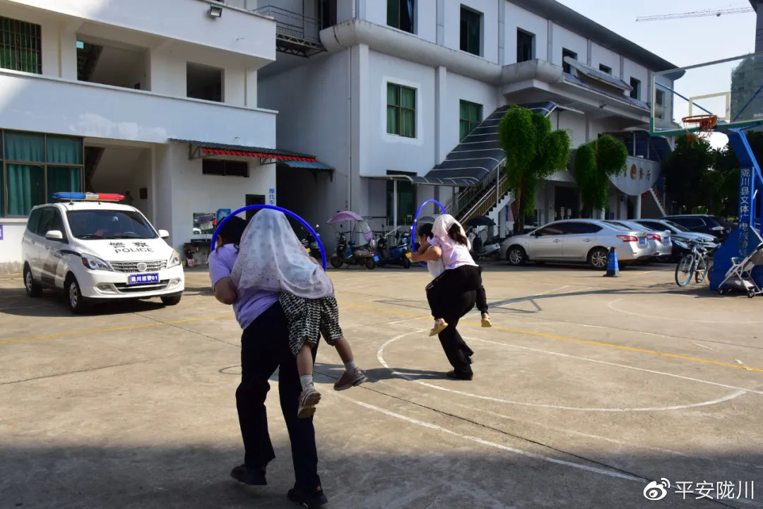 第一次走进警营过六一,迎六一进警营