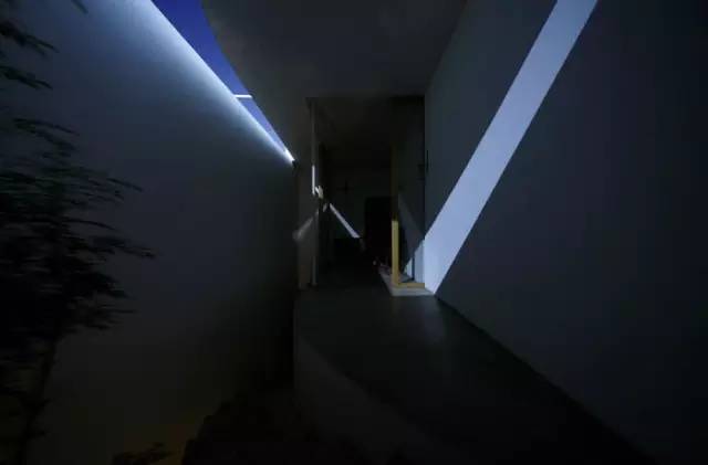 把「月亮」用到极致，建筑师为夫妻造座白色宅子，来记录阴晴圆缺