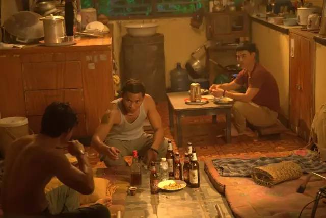 凑齐这四个男人的电影,除了打,就没什么可拍的了