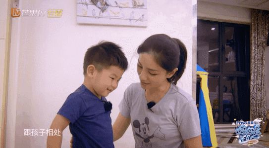 分享54岁高龄产妇顺产的辛酸,娱乐圈里的低龄产妇