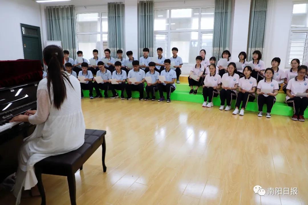 陪伴引领共同成长,南阳市第一完全学校全景校园