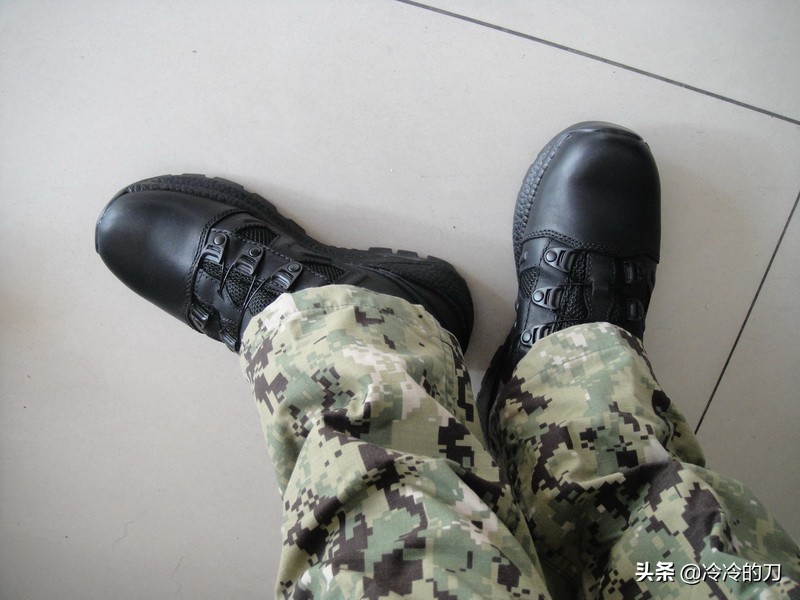军靴有多舒服,军靴多厚硬不硬