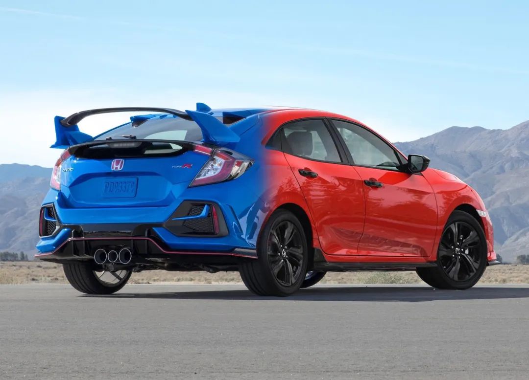 思域hatchback对比新款思域,本田思域为什么说买发动机送车