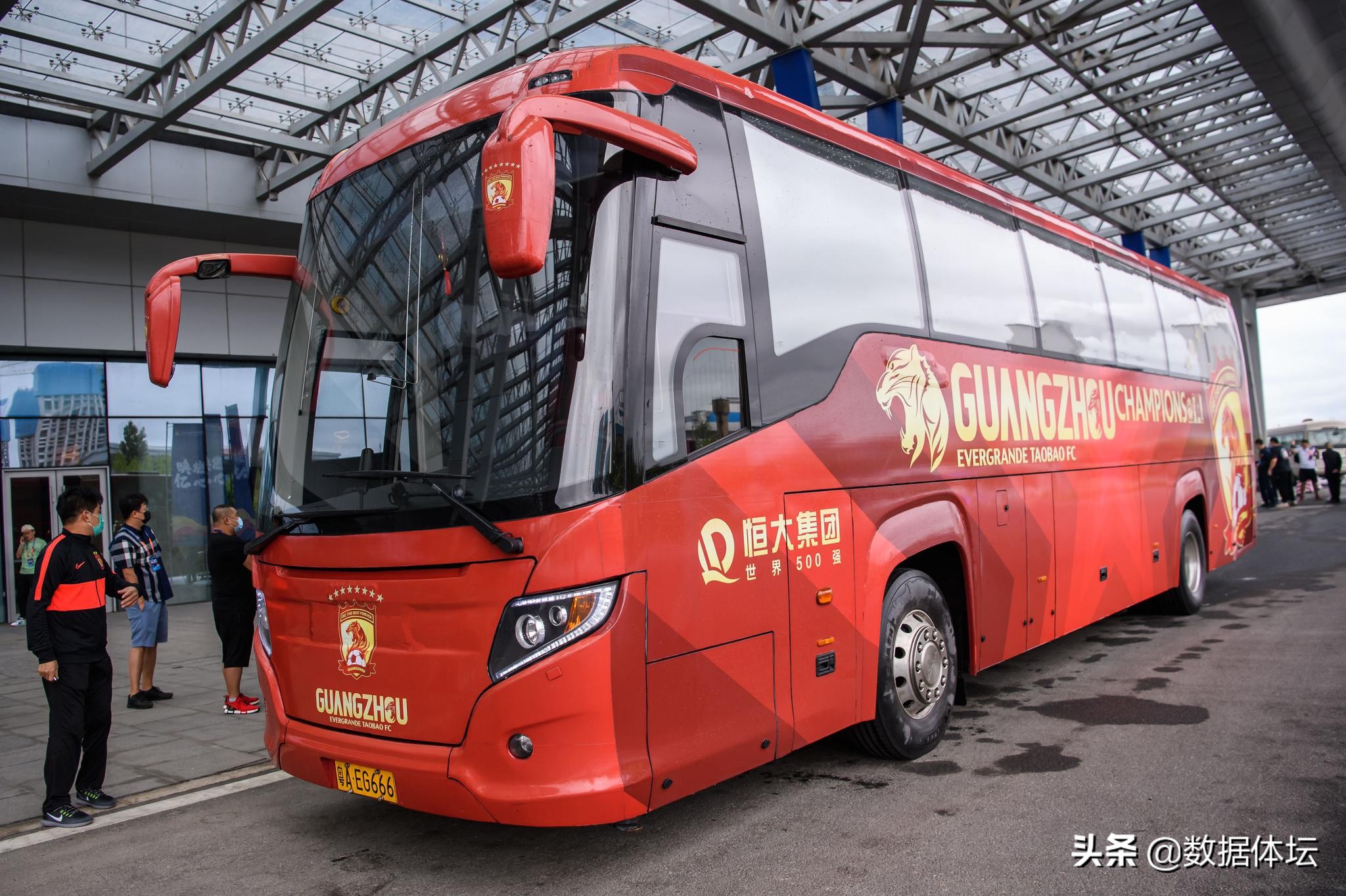 金元足球到底是对的还是错的,十年之后中国足球会怎样