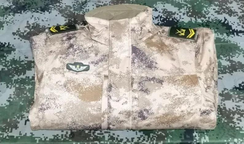 新式作战靴有没有钢板,新式作战靴配便装