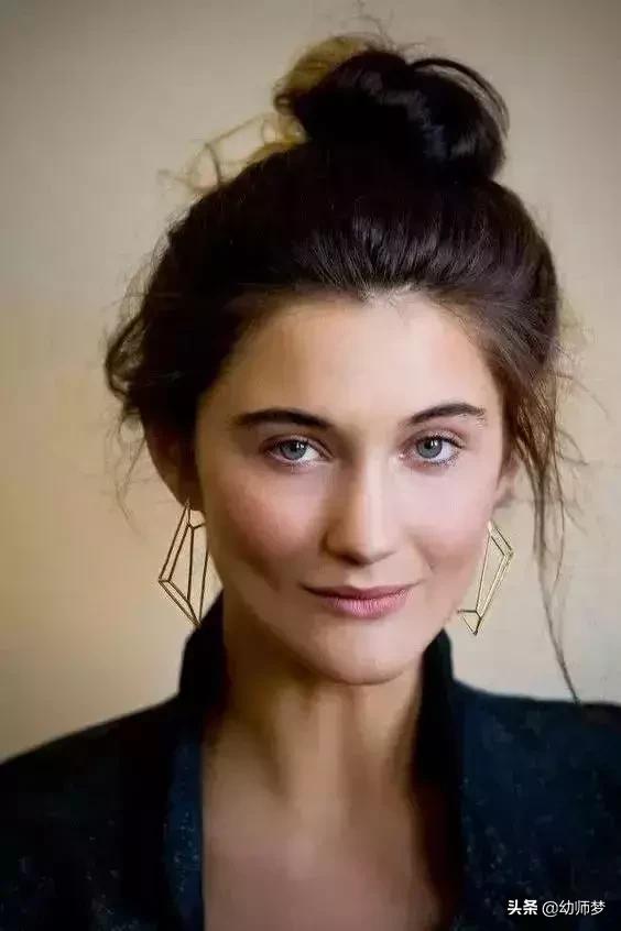 根据自己的脸型选择正确的耳环,长型脸适合戴什么耳环