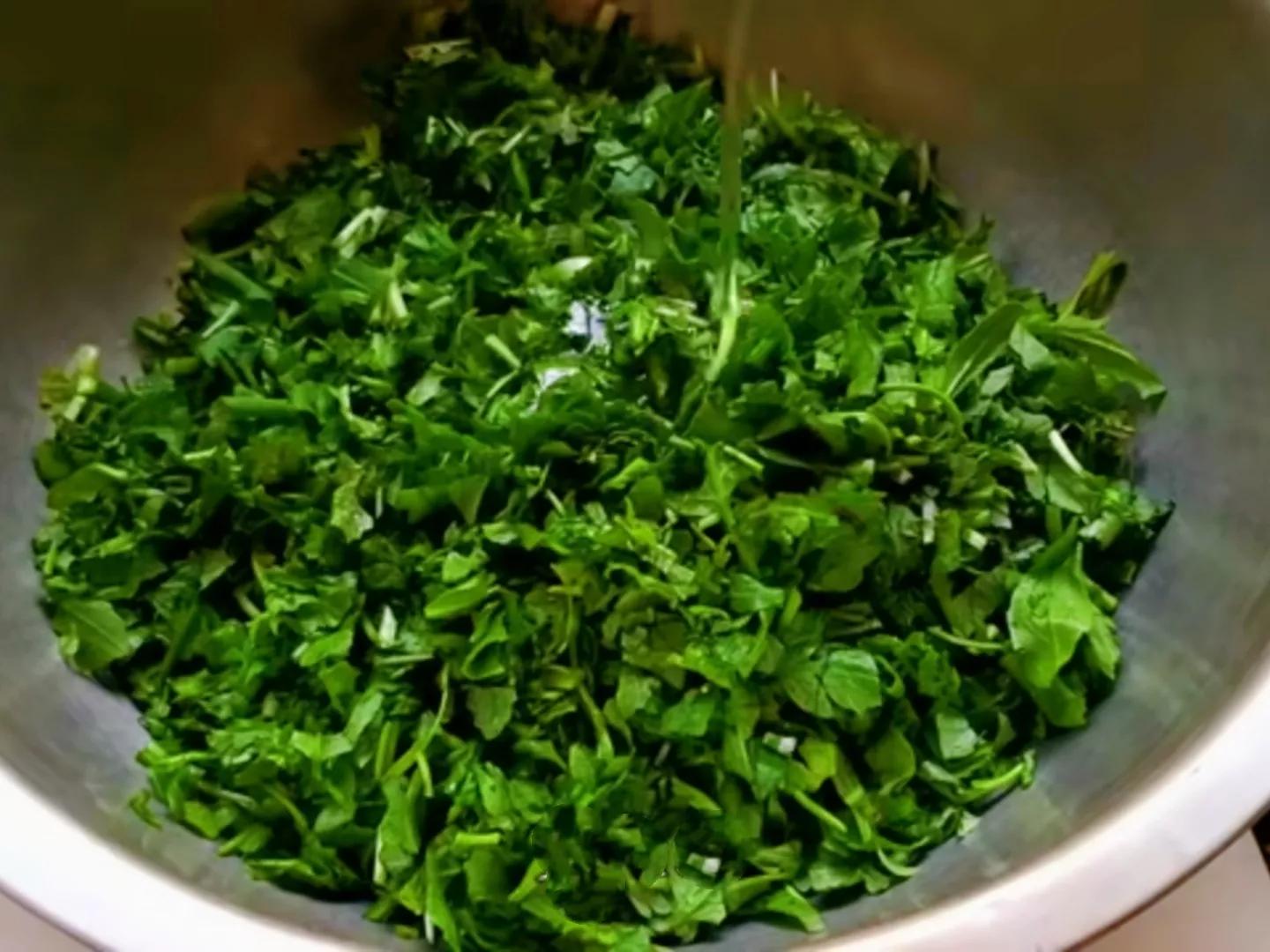 调荠菜饺子馅切记不要加一堆调料,调韭黄馅饺子馅牢记三不放