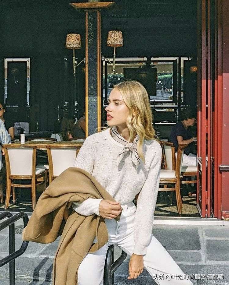 丝巾新花样美出高级感丝巾搭配,怎样选最好质量的丝巾好看又洋气