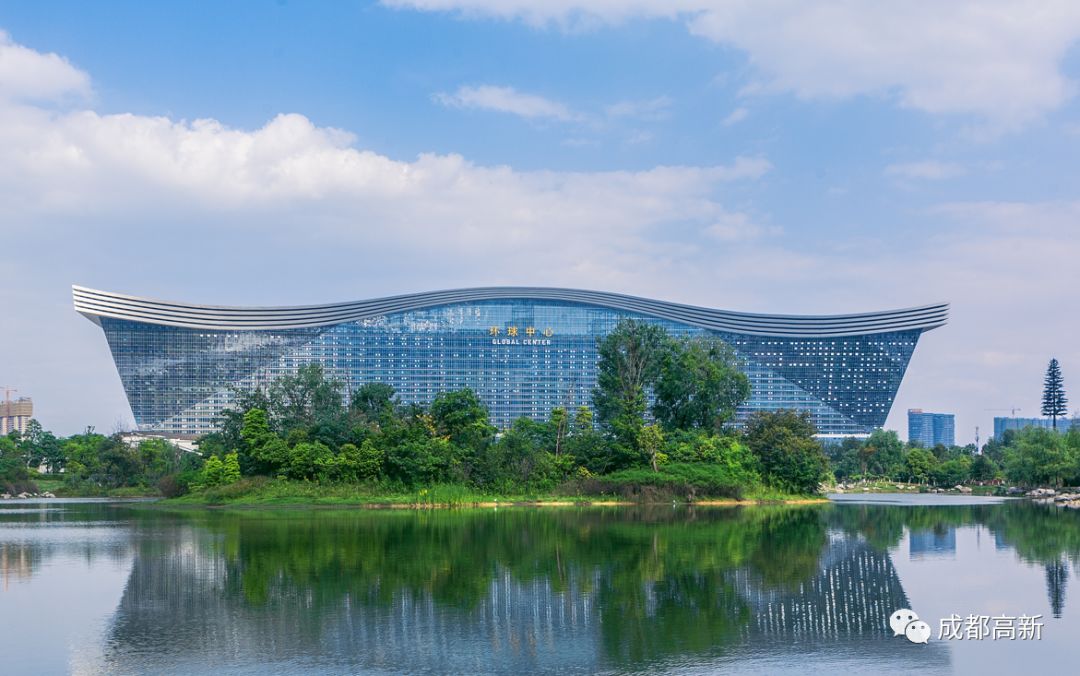 来！跟小高一起打卡2019年成马赛道网红点