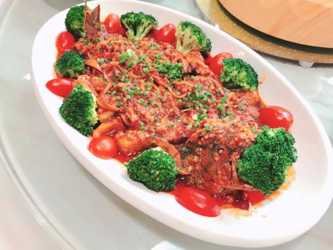 众多美味等你来吃,还等什么!仅88元抢贵阳潮汇利源海鲜酒楼套餐