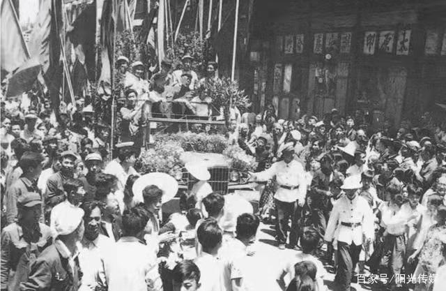 纪念梅兰芳大师130周年,梅兰芳先生在舞台上表演的场景