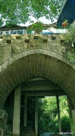 原汁原味“袖珍古镇”,人称“河边一只船”,山水清幽“小漓江”