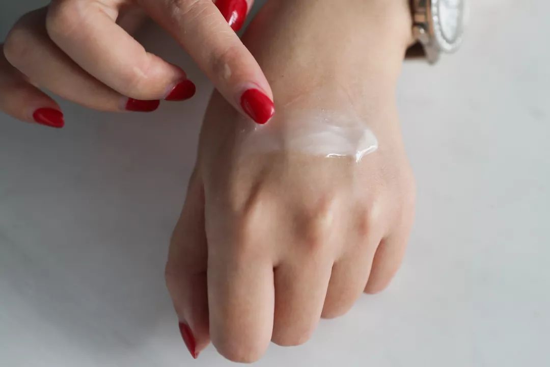 章小蕙推荐的淡斑好物,章小蕙分享化妆品