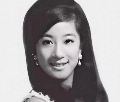 71岁的婚纱女王,71岁的华裔女王