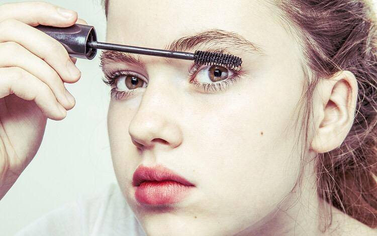 睫毛膏的教程新手,好用的睫毛膏平价新手使用
