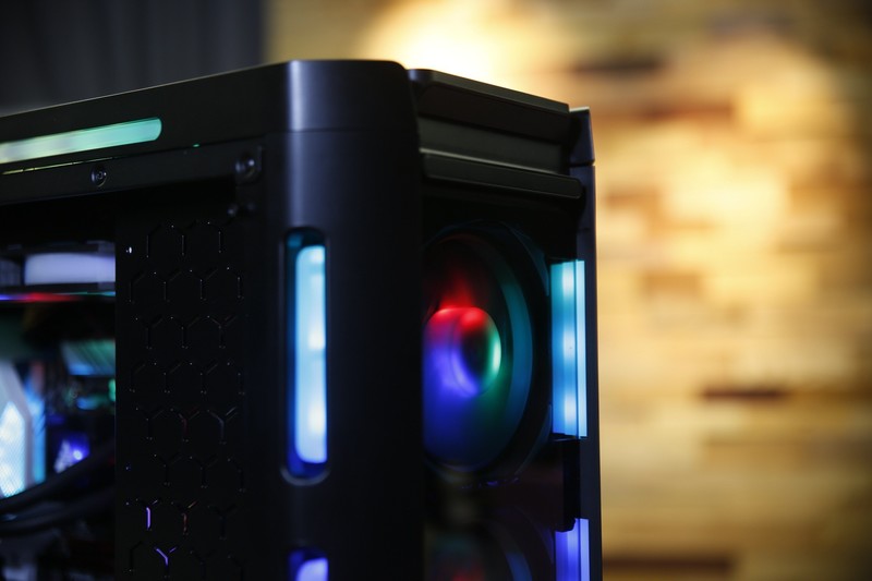 贫穷限制了想像，跑分64万烧包主机扫雷卡不卡？