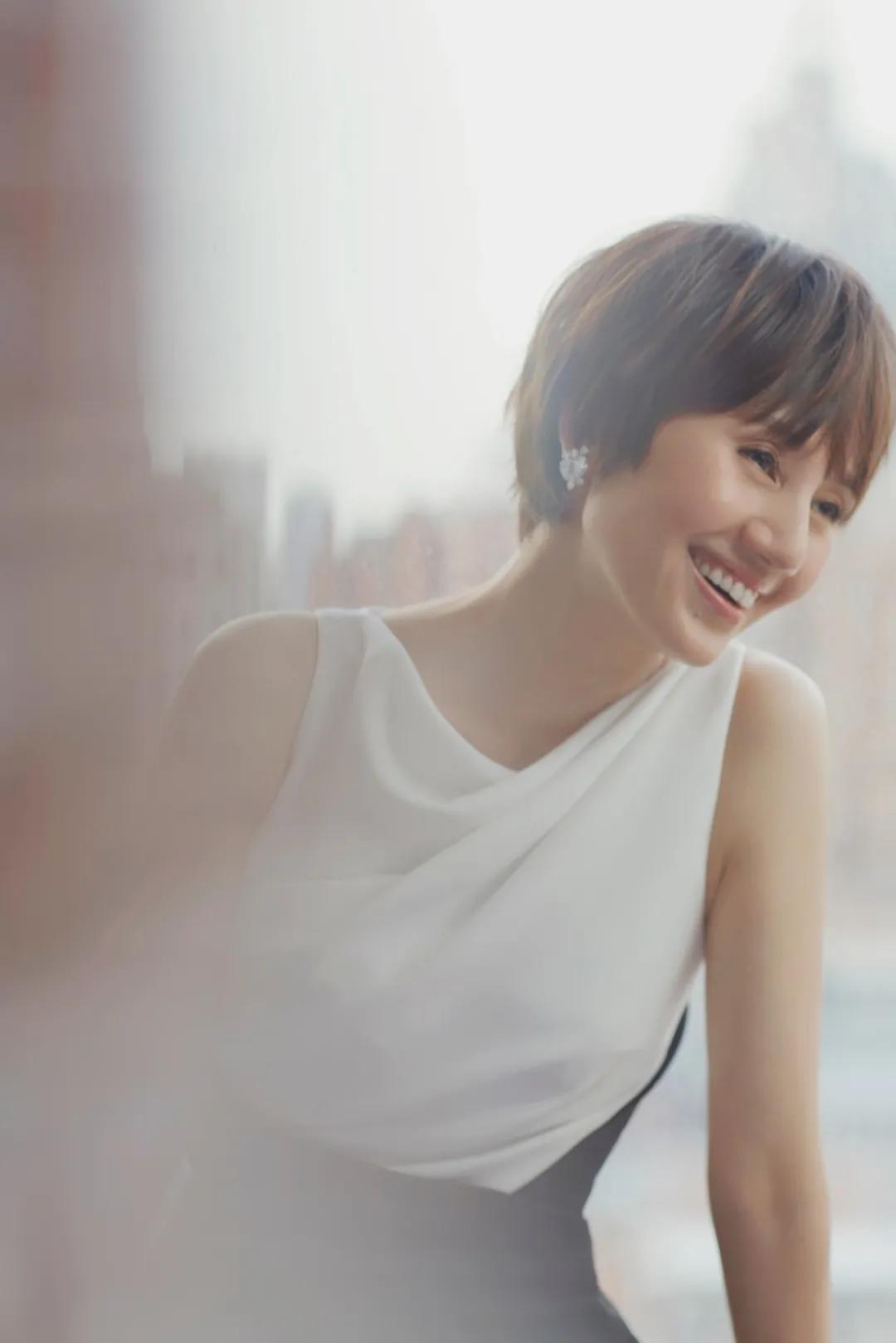 最新明星红毯珠宝,女明星红毯封神造型礼服