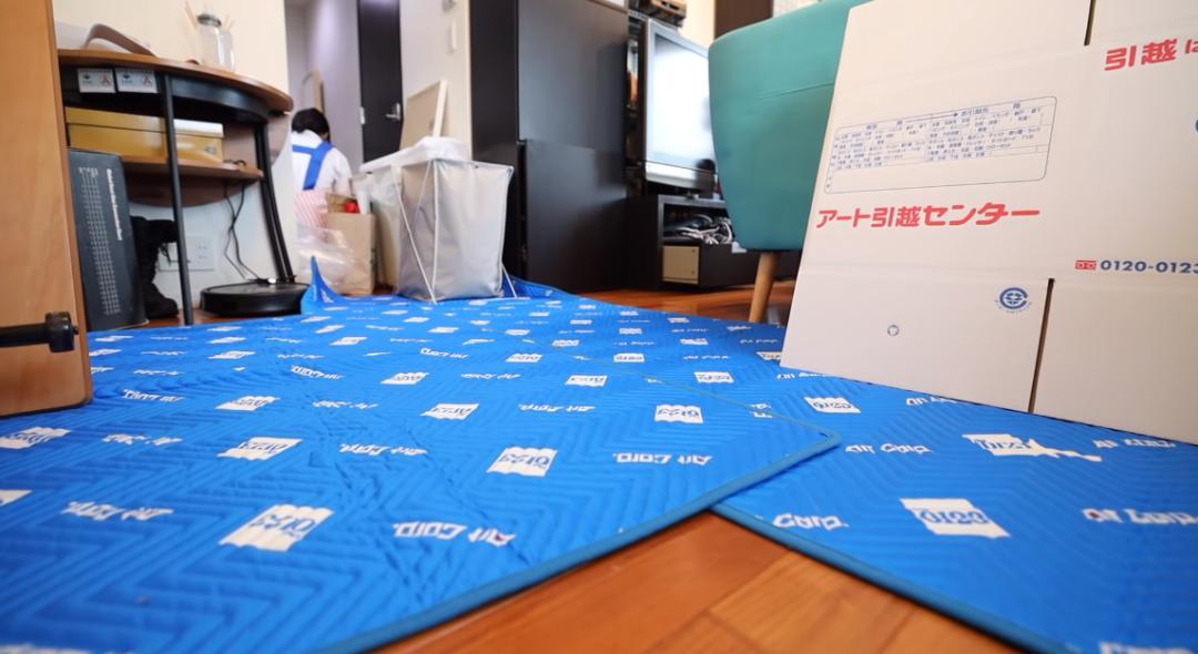 “变态”到极致的日本人，连搬家都不放过，网友拍下全过程！