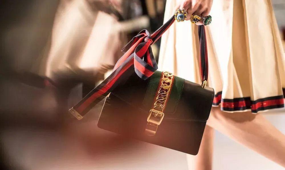 gucci最流行包包,今年最流行的gucci包包