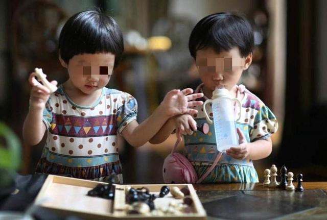 一对双胞胎有一个不是亲生，亲子鉴定师：这个概率比中彩票都低