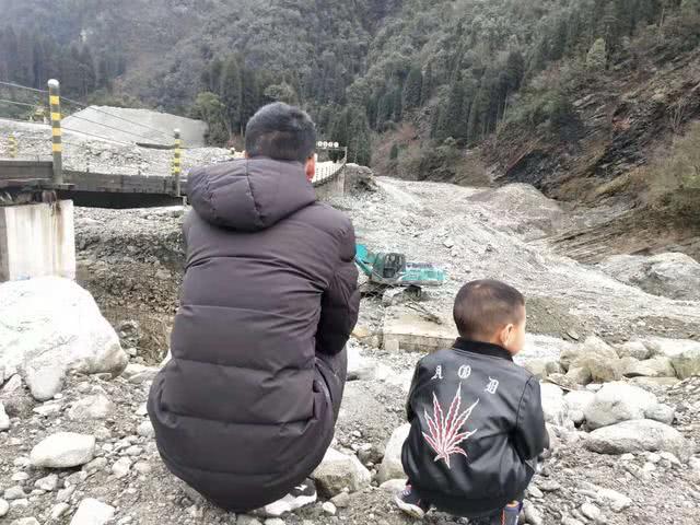 卧龙谷银厂沟,银厂沟两山合拢现状