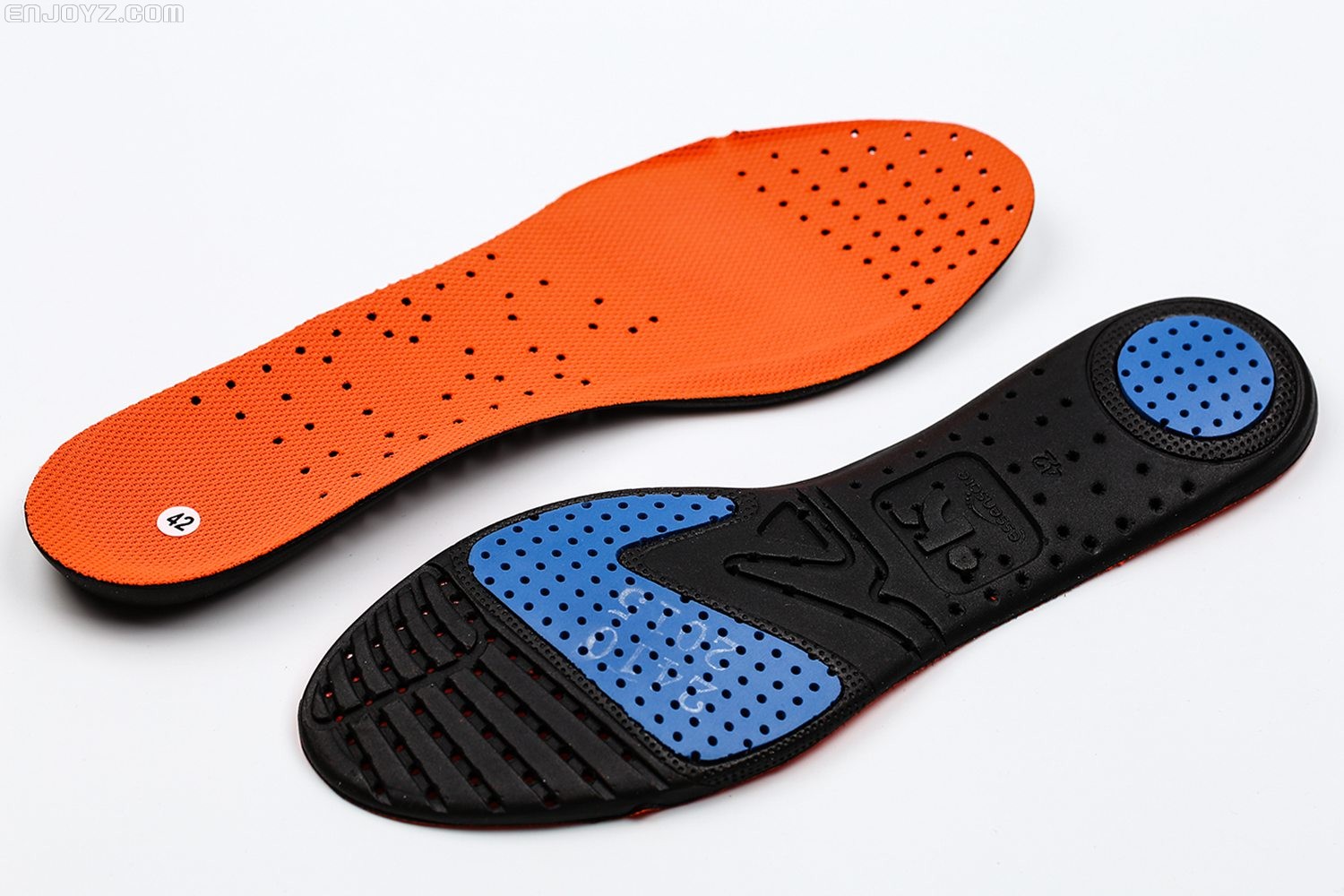 新手足球鞋选购完全指南,足球鞋配件如何装