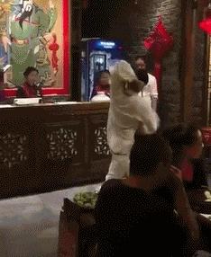 搞笑gif一看就是聪明人,搞笑gif趣图果然是亲生的笑死我了