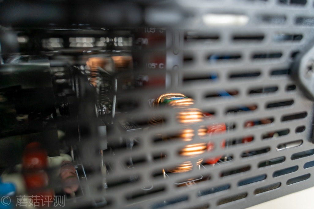 输出稳定，安静高效、Tt（Thermaltake）GT650W金牌全模组电源