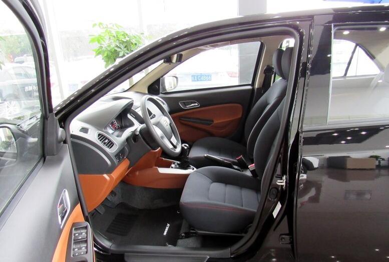 瑞纳三厢车长宽高,现代瑞纳车身长宽高是多少