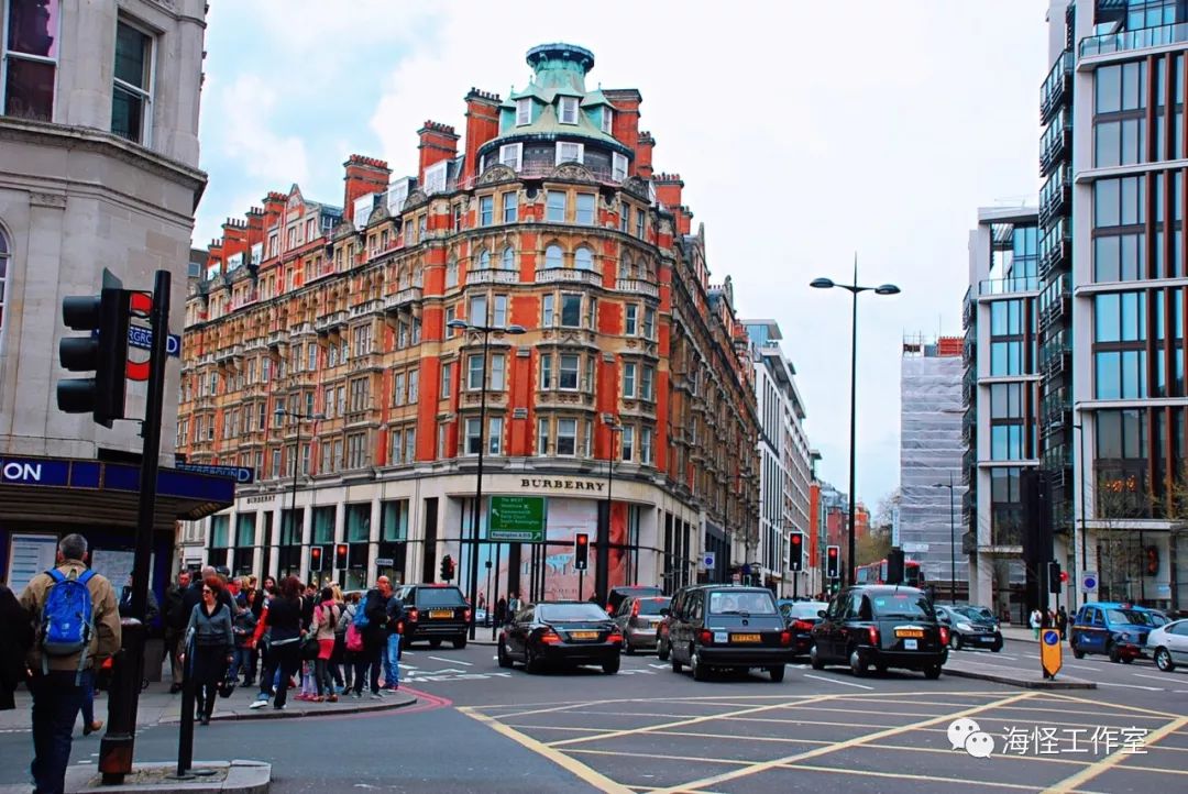 在法国留学的中国学生,在中国生活8年的法国小哥回国后