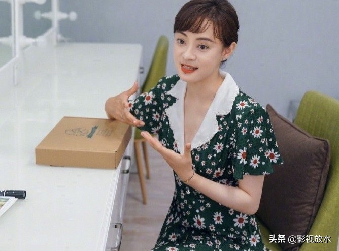 孙俪换发型知性大方,孙俪终于换发型