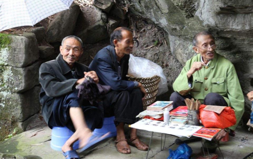 农村娶不上媳妇的光棍怎么办,农村光棍娶不上媳妇完整版