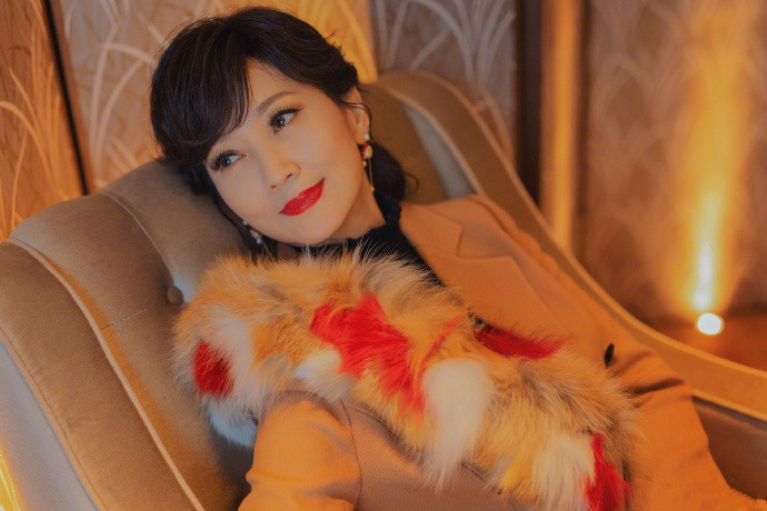 65岁赵雅芝穿衣真不服老,66岁赵雅芝穿古装气质出众