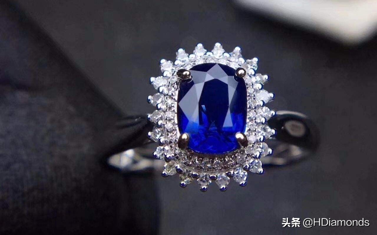 蓝宝石戒指有哪些款式好看简单,翡翠镶嵌戒指款式最新图片