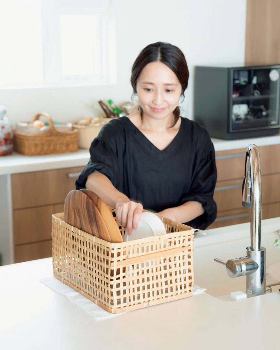 日本主妇极简收纳整理无印良品 (日本太太最爱用的十件收纳神器)