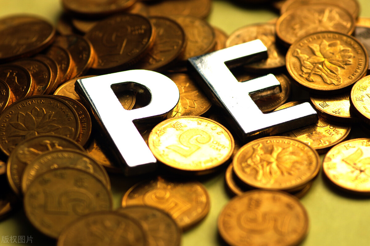 巴菲特说的市盈率是动态还是静态,巴菲特谈股票市盈率