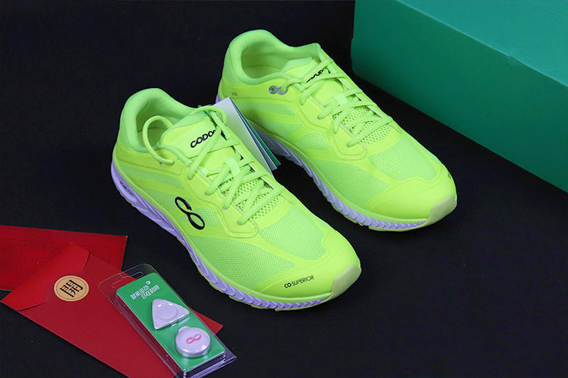 咕咚42k全掌碳板跑鞋怎么样,寒冬已至暖春还远吗