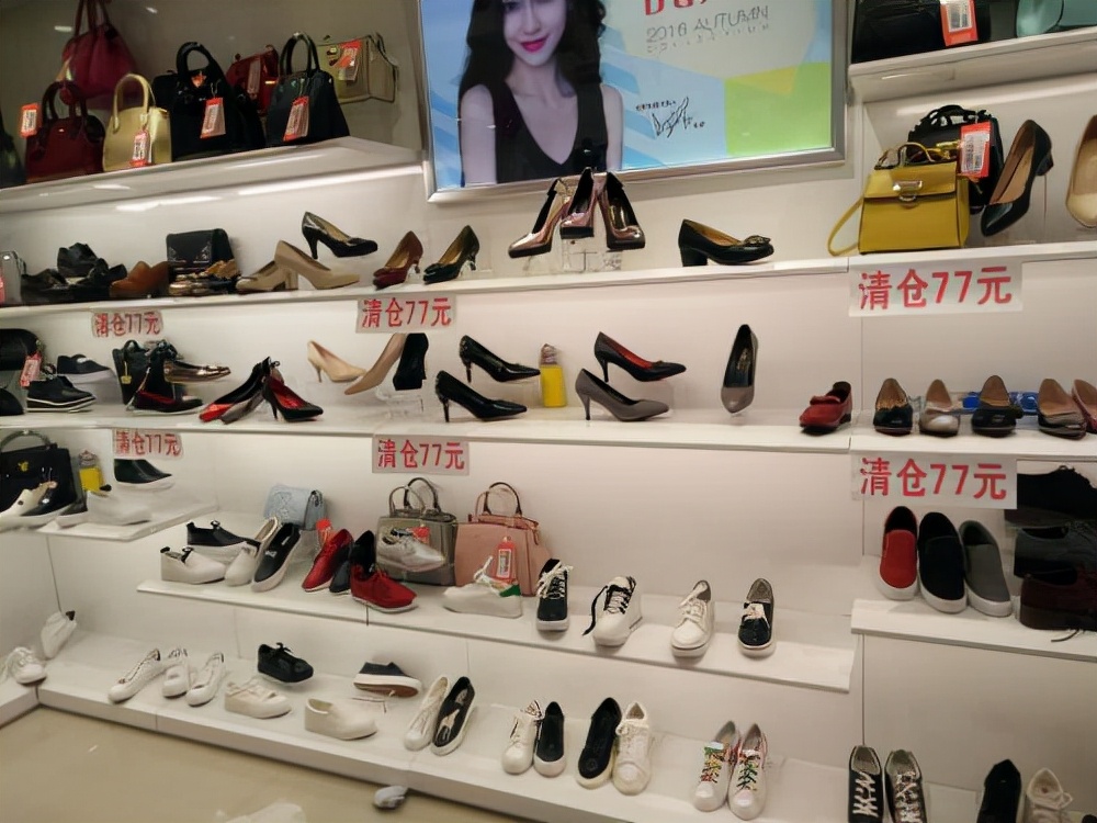 女鞋品牌大黑马:赶超百丽达芙妮,一年卖出近一亿双鞋