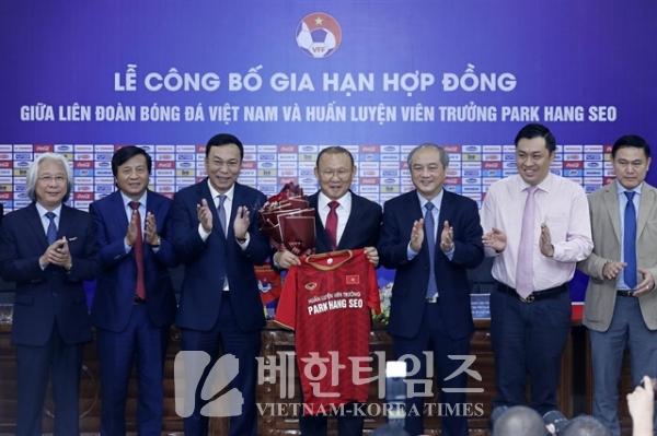 韩国国奥队长,国奥主帅年薪