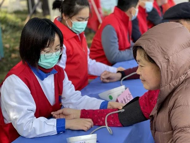 他们是新时代的“雷锋”，让爱在江阴无限绵延