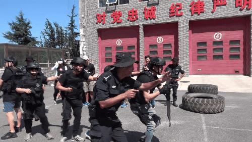 特警魔鬼式训练,普通人感受特警训练