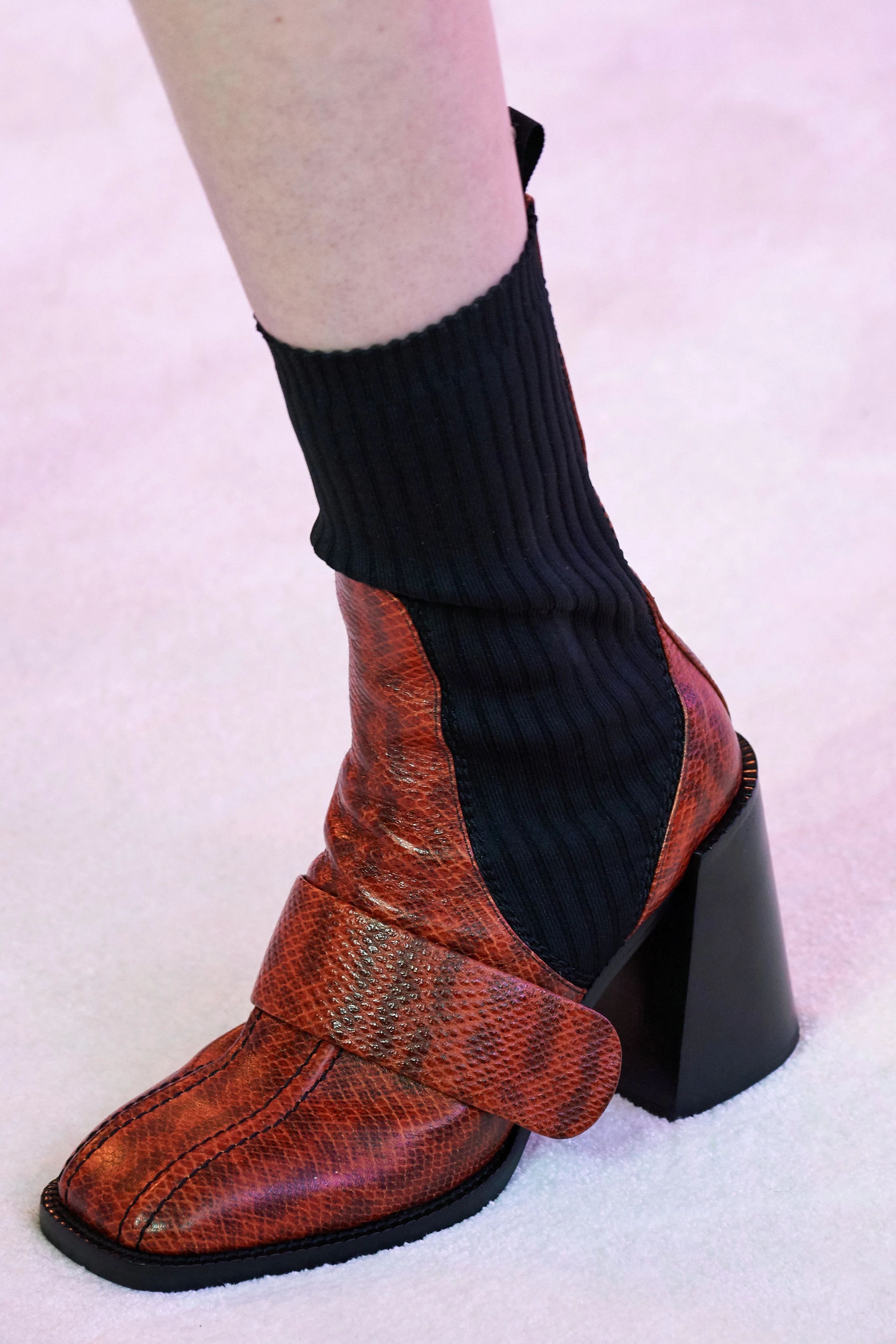 秋冬流行的靴子就买这3双,今年冬天必入款靴子