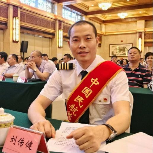 成为一个合格的机长需要几步,合格机长