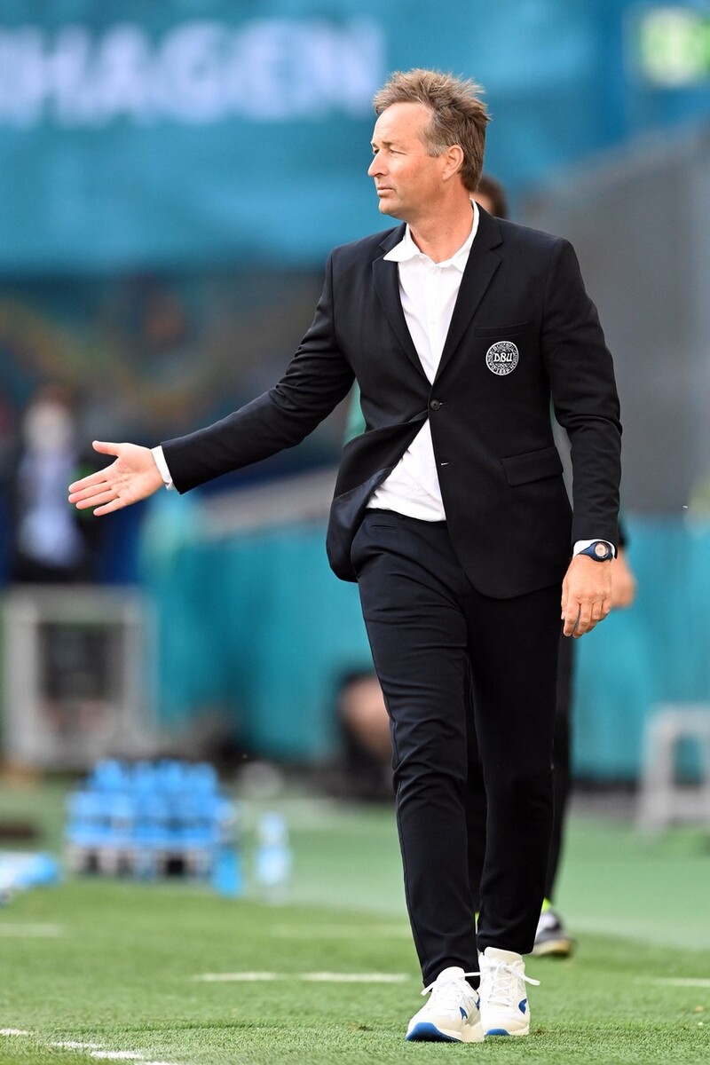 勒夫时装,欧洲杯教练帅照