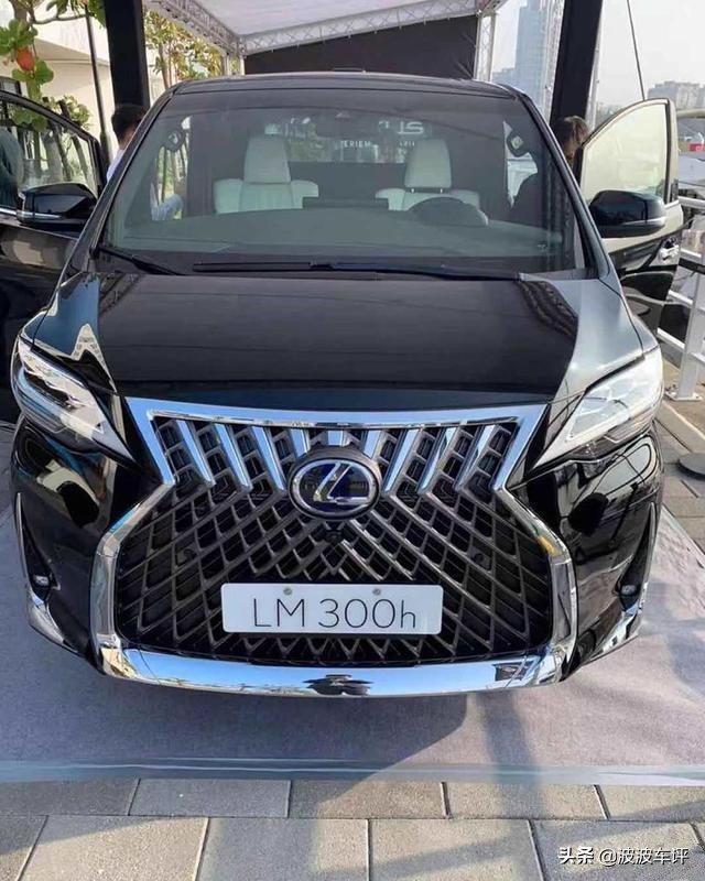 雷克萨斯LM售价公布,推出两款车型,价格分为116.6万和146.6万